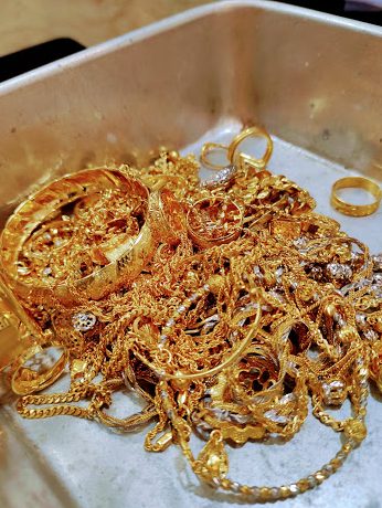 Khazanah Emas™ SINCE 2012 Kaunter Jual Emas Anda. Sell Your Gold Pembeli Emas Pusaka,Trusted Gold Buyer 1 khazanah emas since 2012 kaunter jual emas anda sell your gold pembeli emas pusakatrusted gold buyer